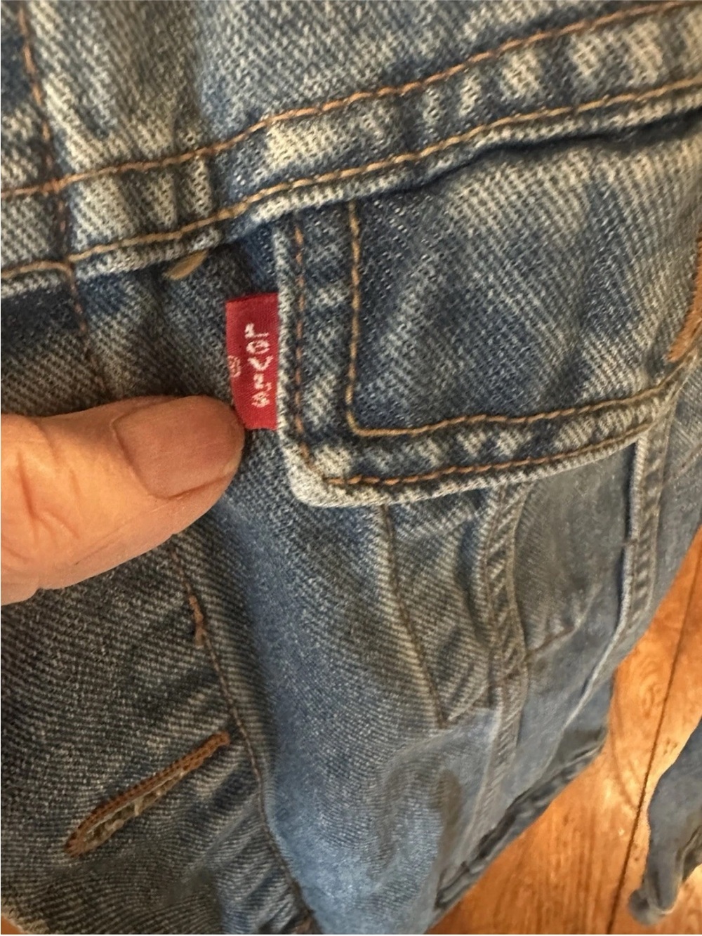 Levi’s Standard Trucker Denim Jacket Medium Wash Button Front Size L 70507 - Picture 2 of 6